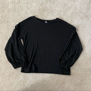 NWOT Women’s Black Tresics Long Sleeved Shirt!